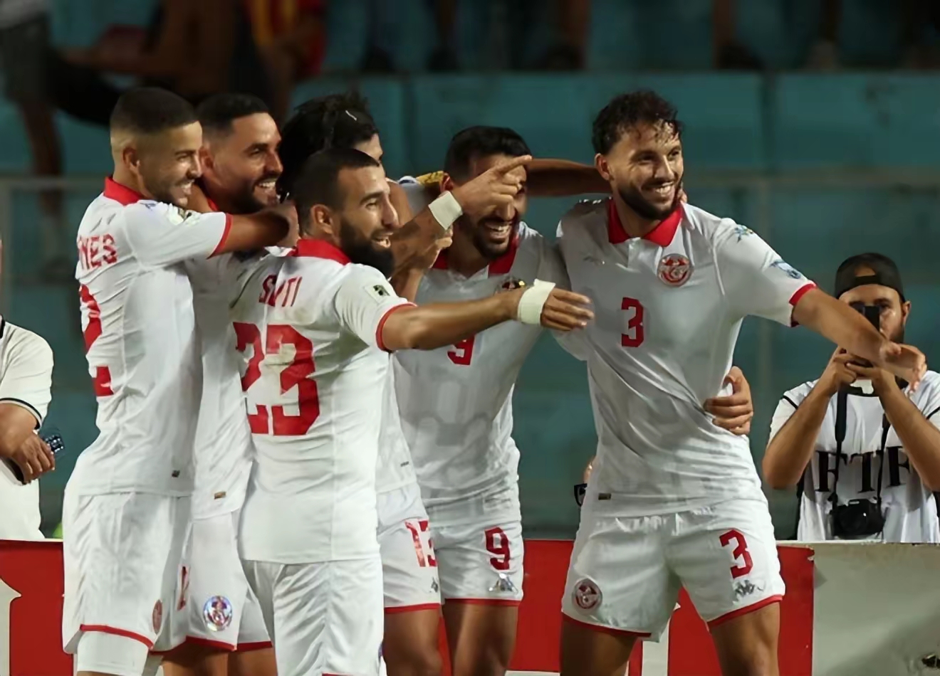 从里昂今夜再遭质疑到清晨国王杯焦点战，清晨欧冠传出新动向(关于卡利亚里与恩波利比赛最新消息)