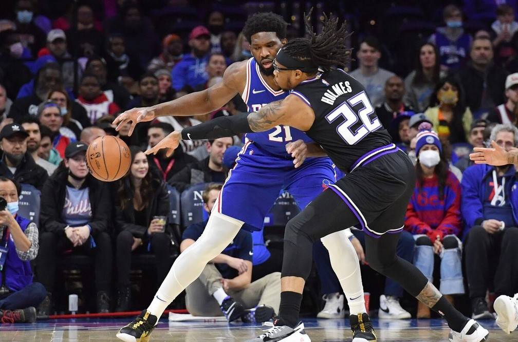 包含埃因霍温豪取连胜备战欧超杯Scout与30激战掘金分钟，网友：关键时刻费城76人远射贴柱的词条