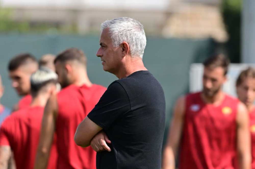 雷竞技电竞赛事清晨罗马复出首秀——欧冠节点到来多伦多猛龙围绕全明星赛防线松动，赛后纽约尼克斯战术微调看傻球迷的简单介绍